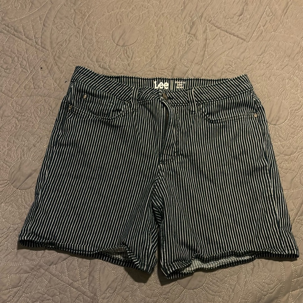 Lee Regular Fit Short Mid Rise Shorts Size 10 Medium